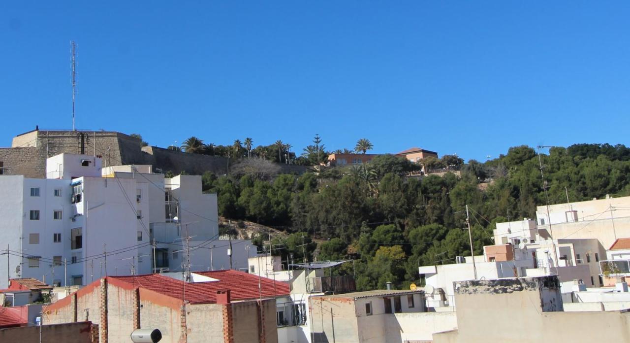 Atico Loft De Lujo Con Terraza Espectacular Y Vista A Los 2 Castillos Apartment Alicante Exterior photo