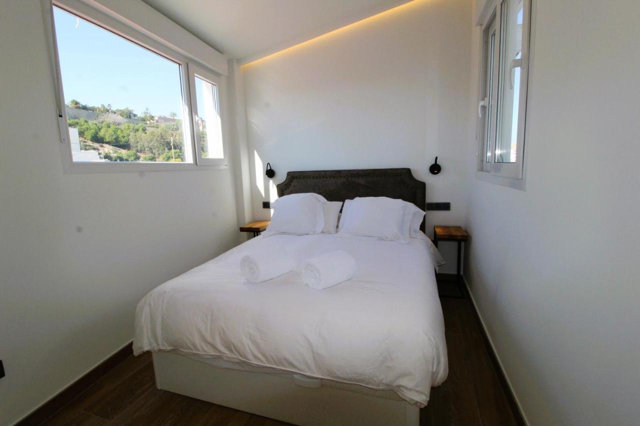 Atico Loft De Lujo Con Terraza Espectacular Y Vista A Los 2 Castillos Apartment Alicante Exterior photo