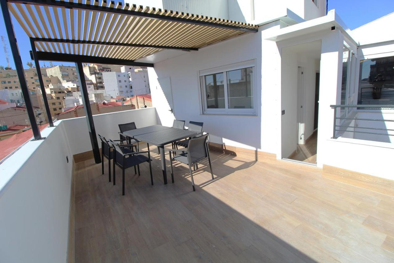 Atico Loft De Lujo Con Terraza Espectacular Y Vista A Los 2 Castillos Apartment Alicante Exterior photo